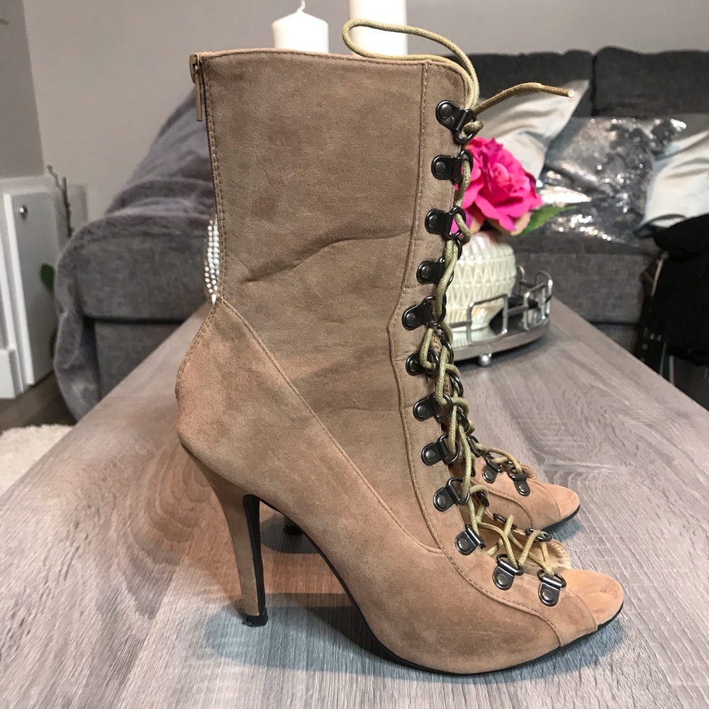 Shoes - Picture 3 of 5